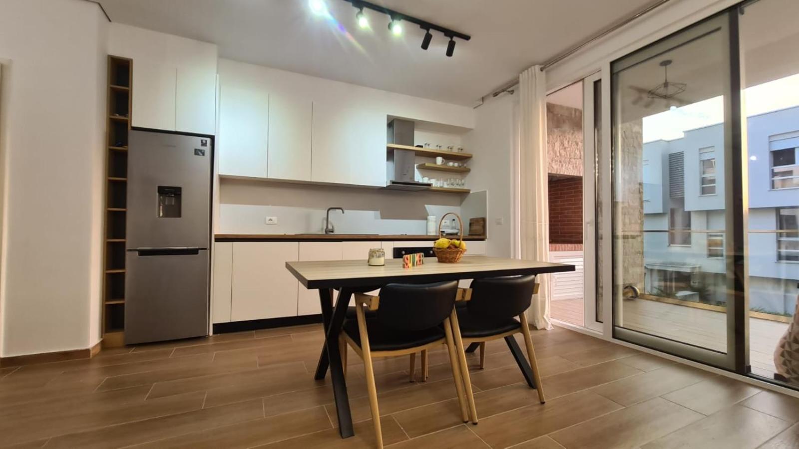 Shiny San Pietro Apartment
