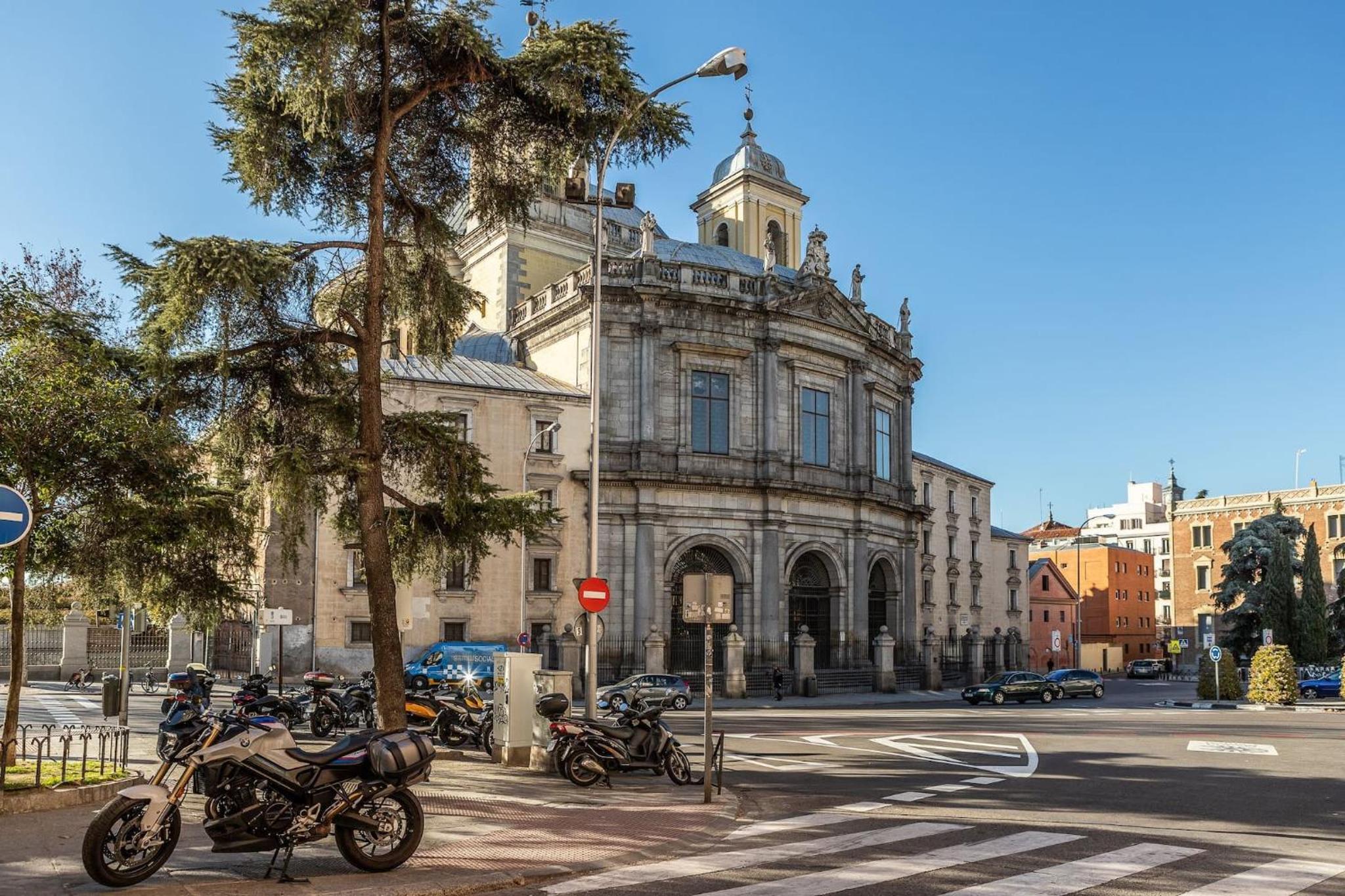 Housing Plaza Mayor by SharingCo