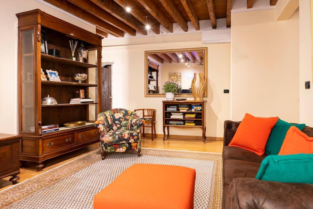 Diladdarno-Florence style APT
