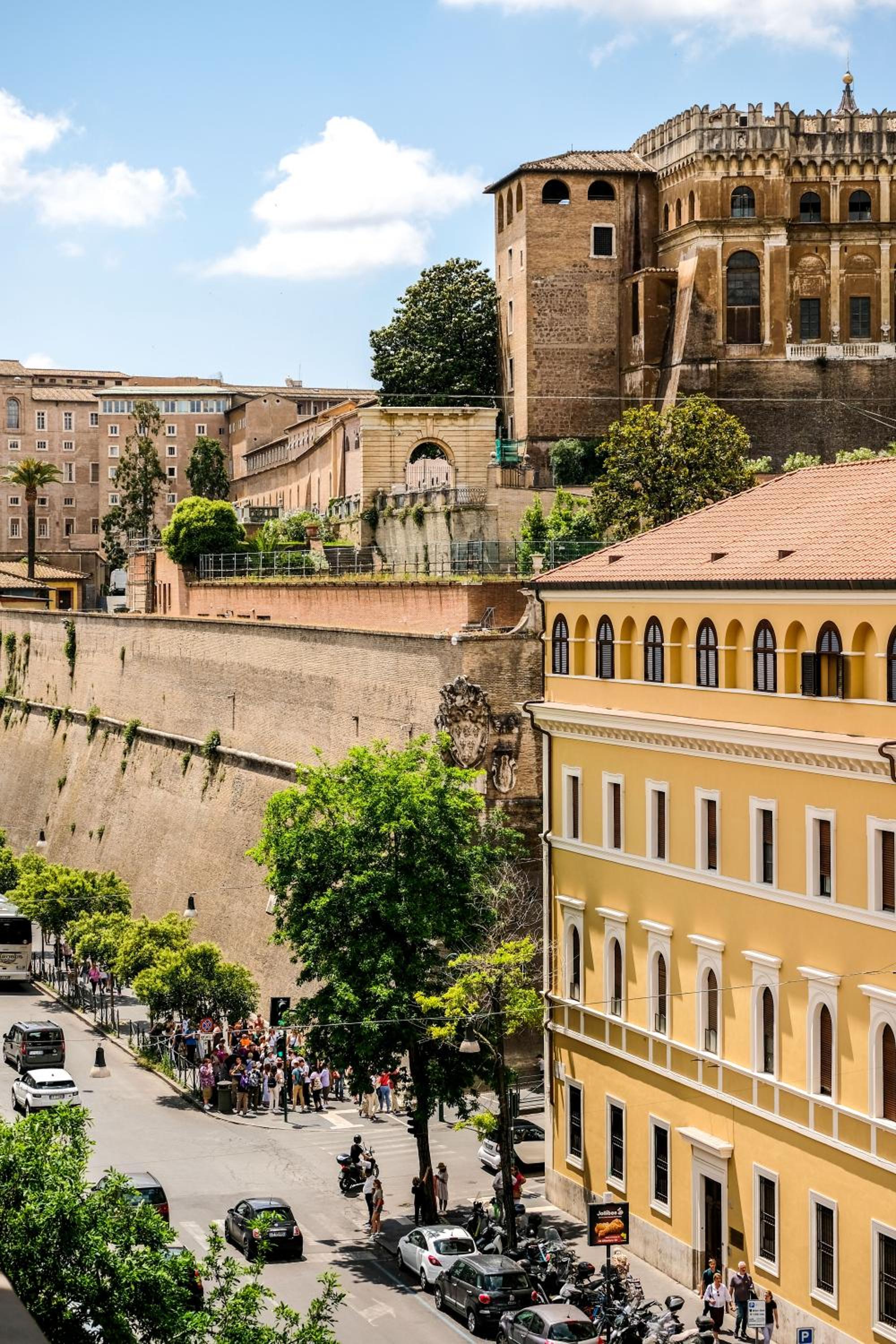 Family apartment near Vatican Museum