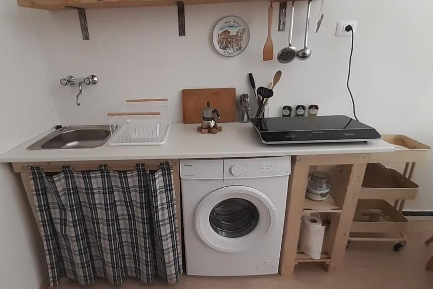 Ortensia en Pignone — kitchen