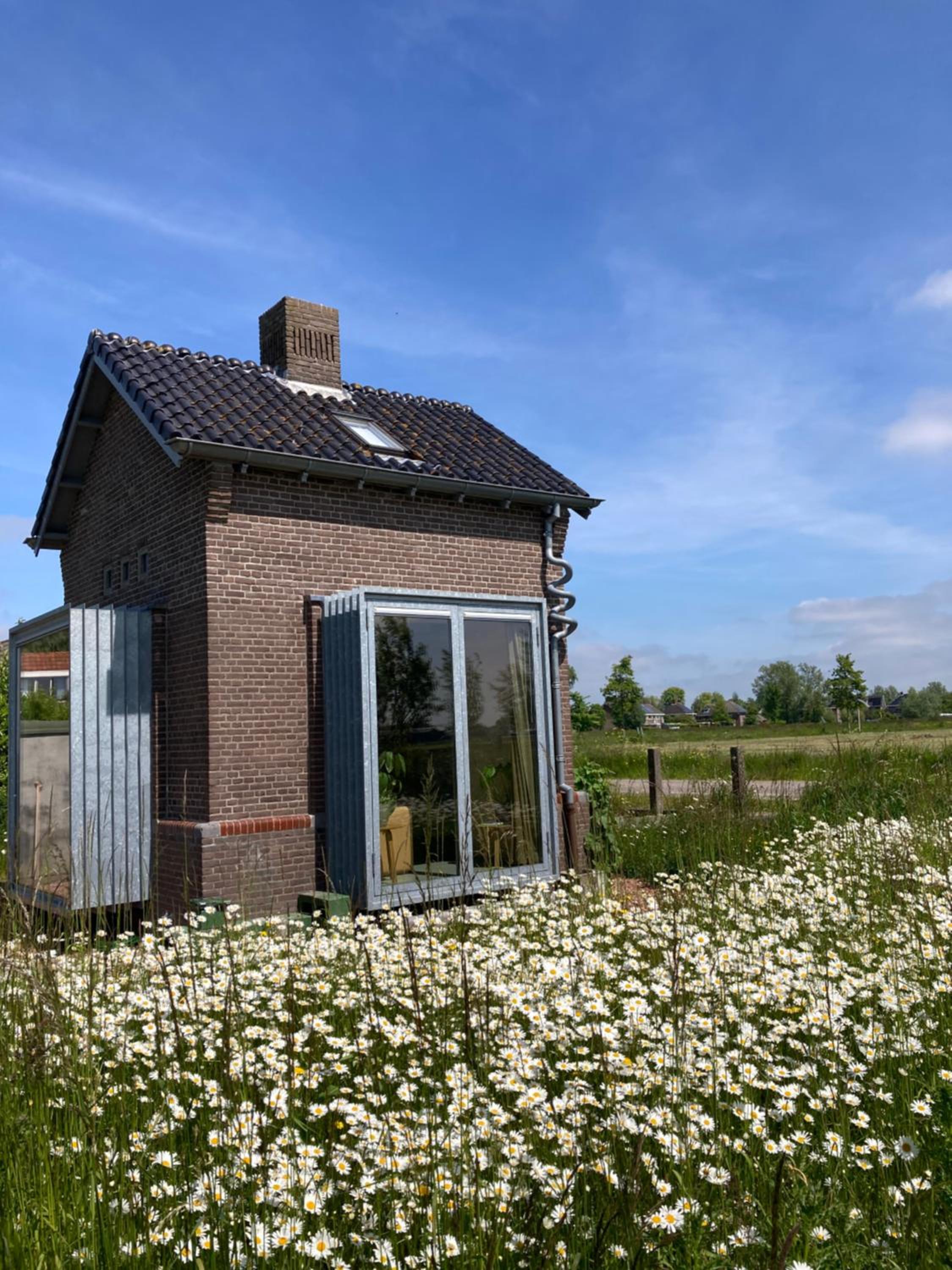 Tiny house Van hoogspanning naar ontspanning view 2