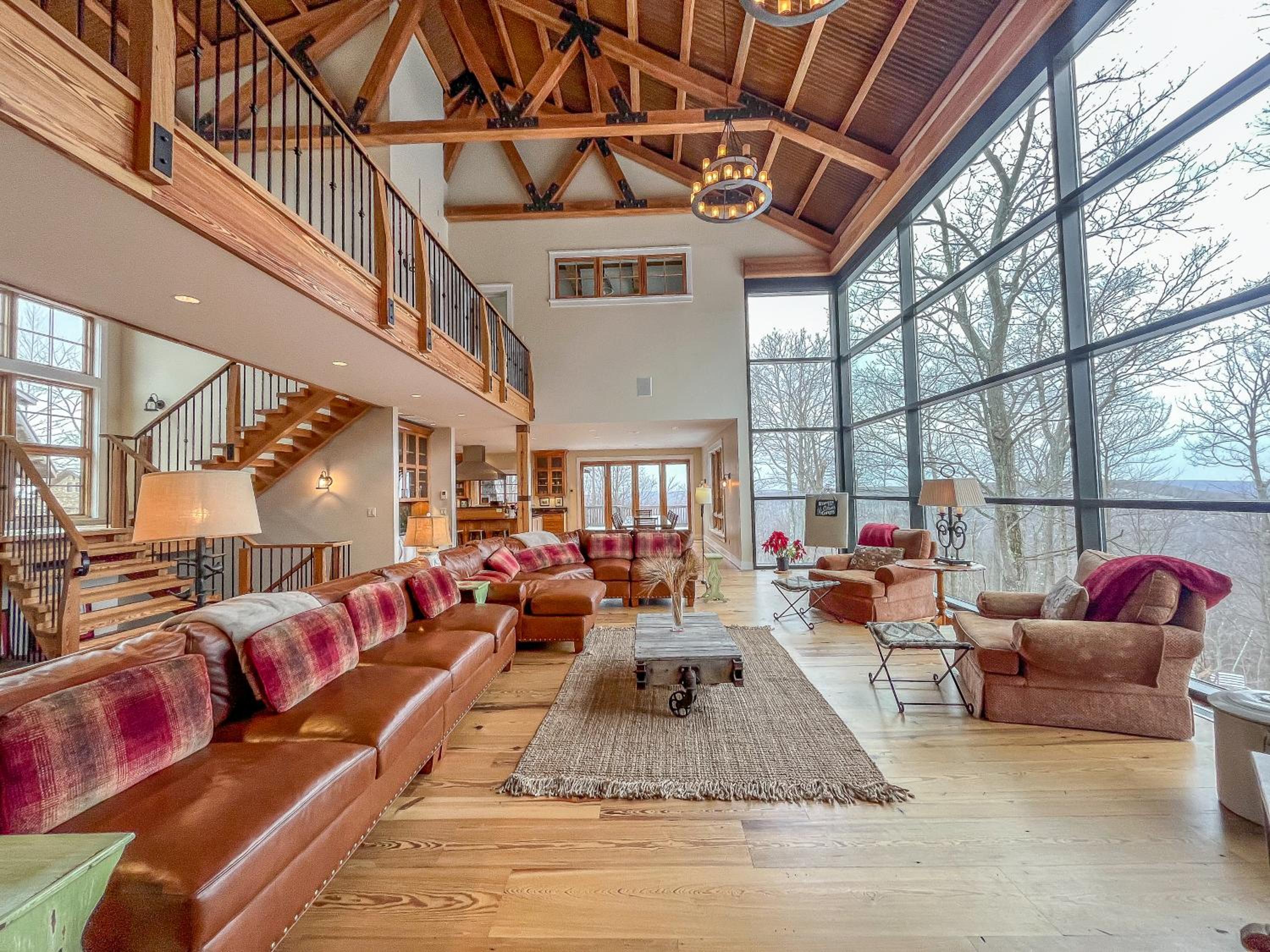 Stunning Luxury Home Direct Ski Access and Hot Tub view 3