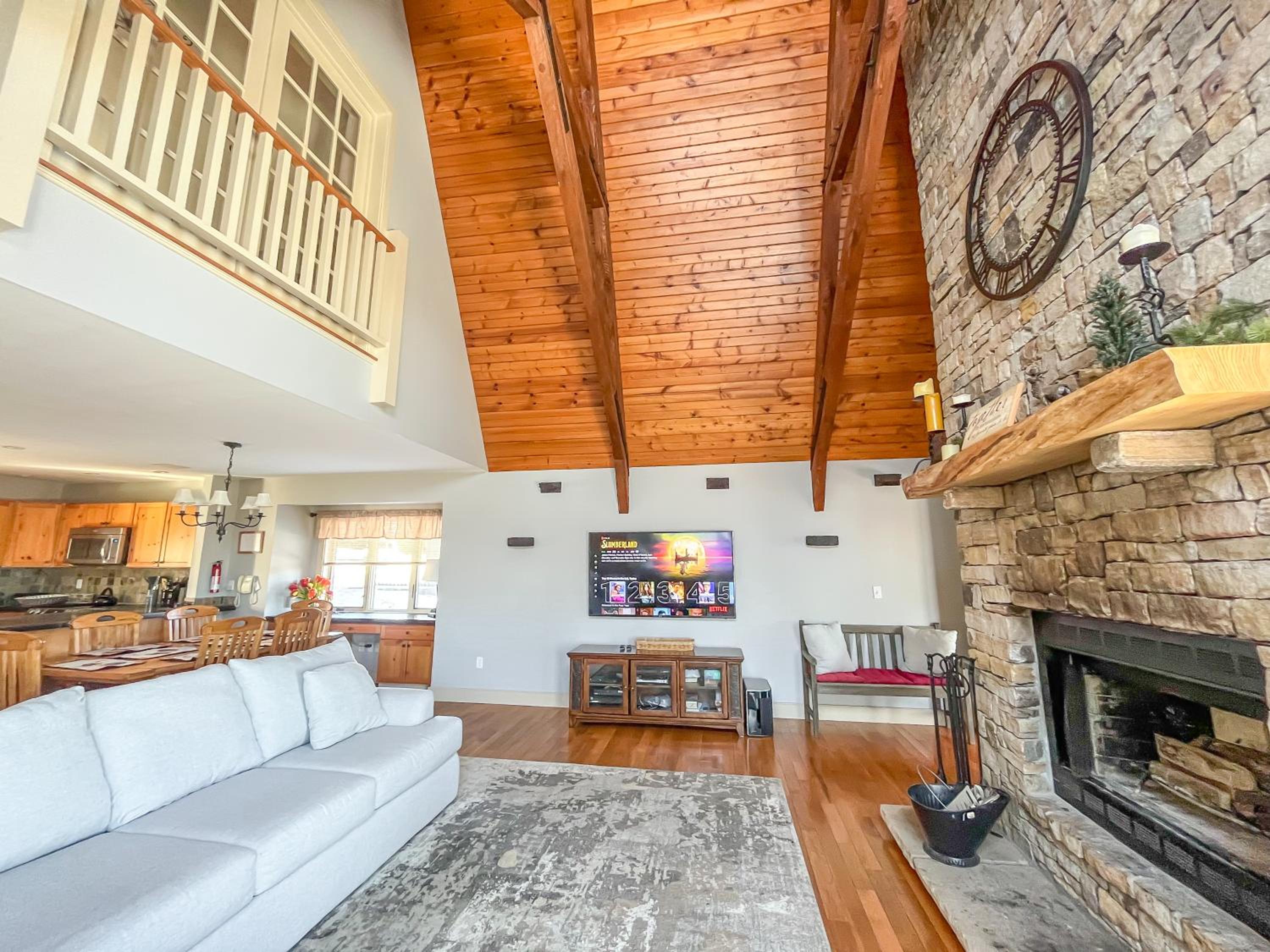 Luxury Stunning Mountaintop Home with Hot Tub and Lake Views view 5