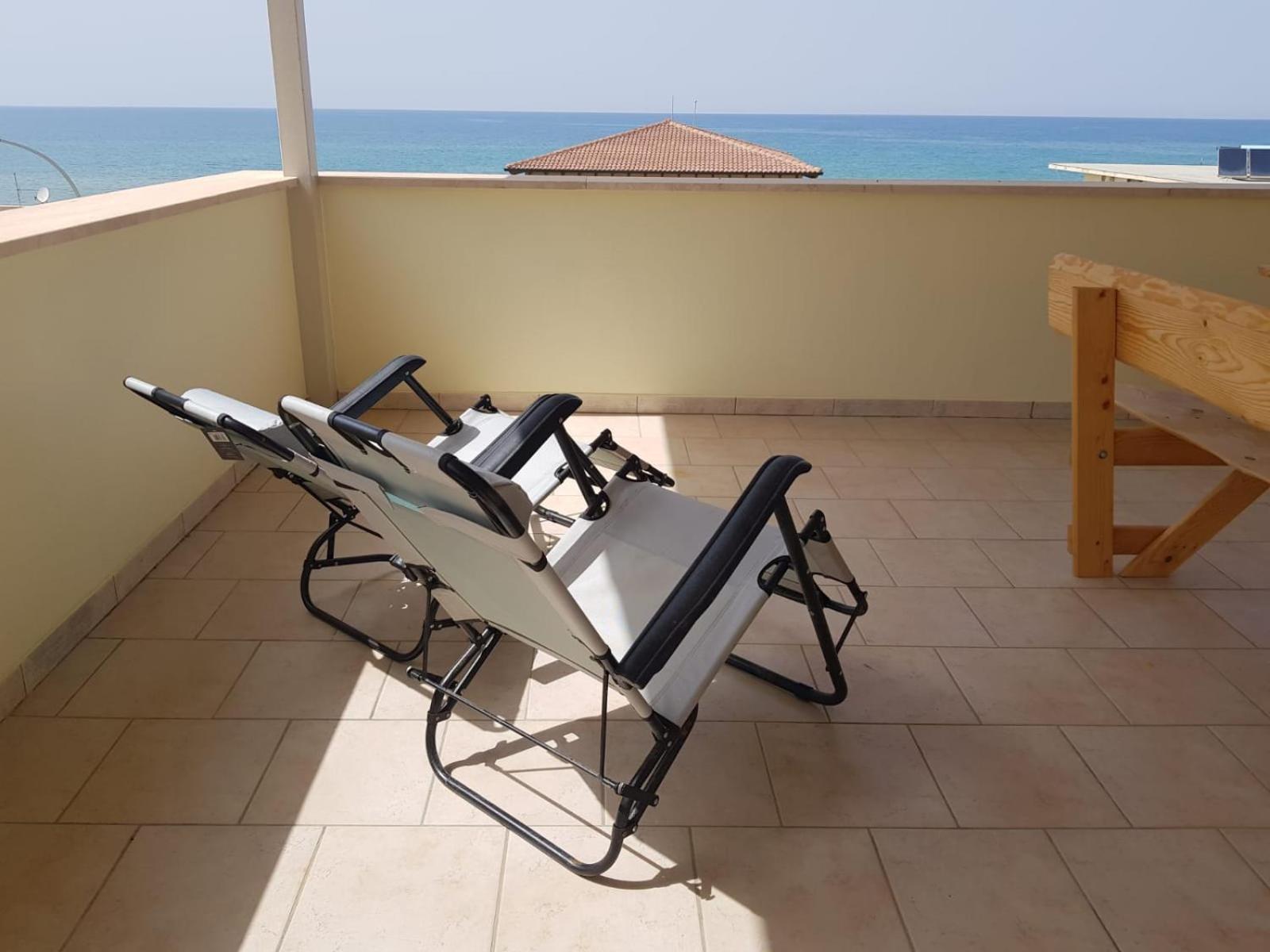 casa aquila 200mt dalla spiaggia view 5