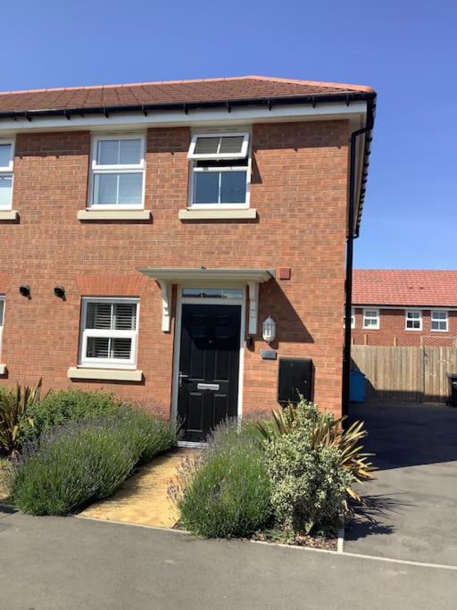 Entire 2 bedroom house in Tamworth