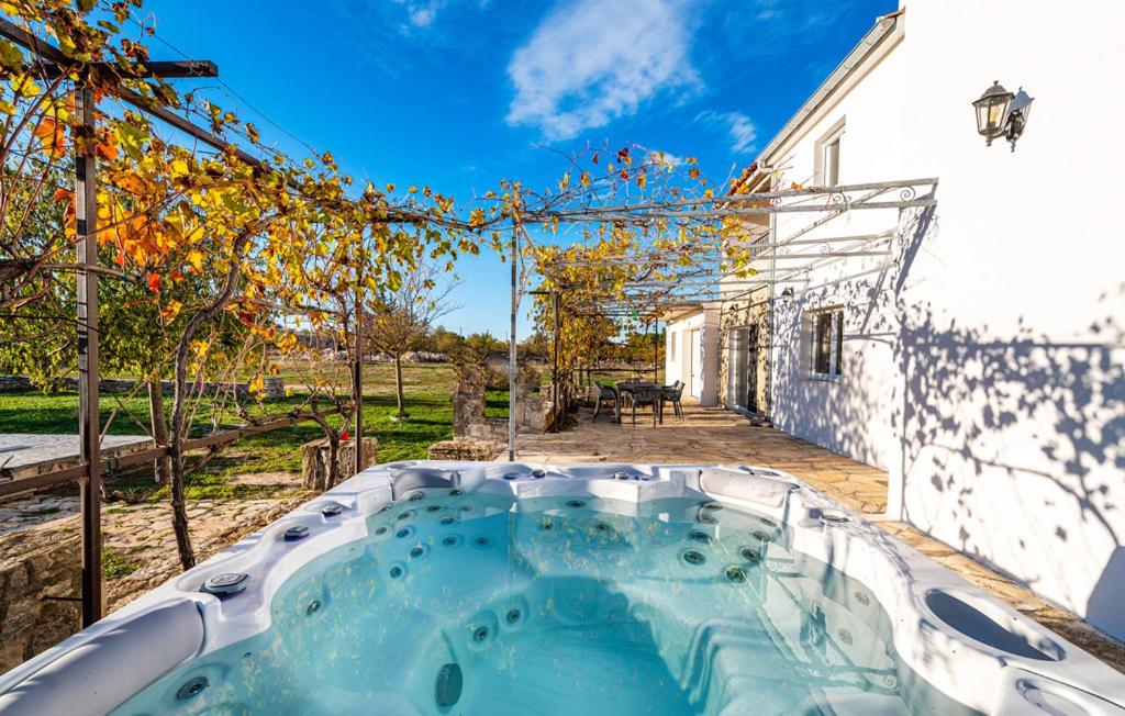 Villa Mandorla with private pool