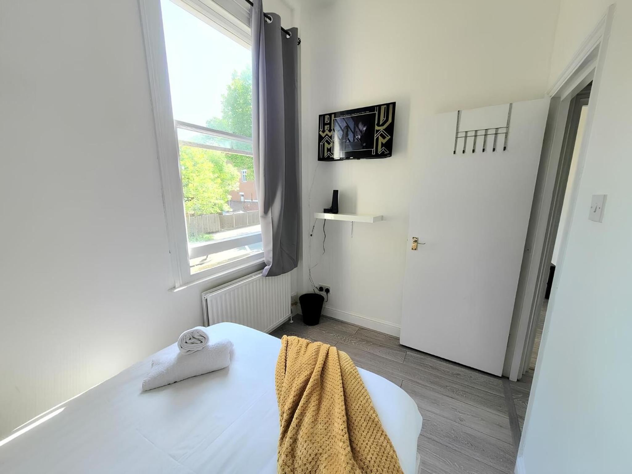 Contemporary 2 bedroom apartment