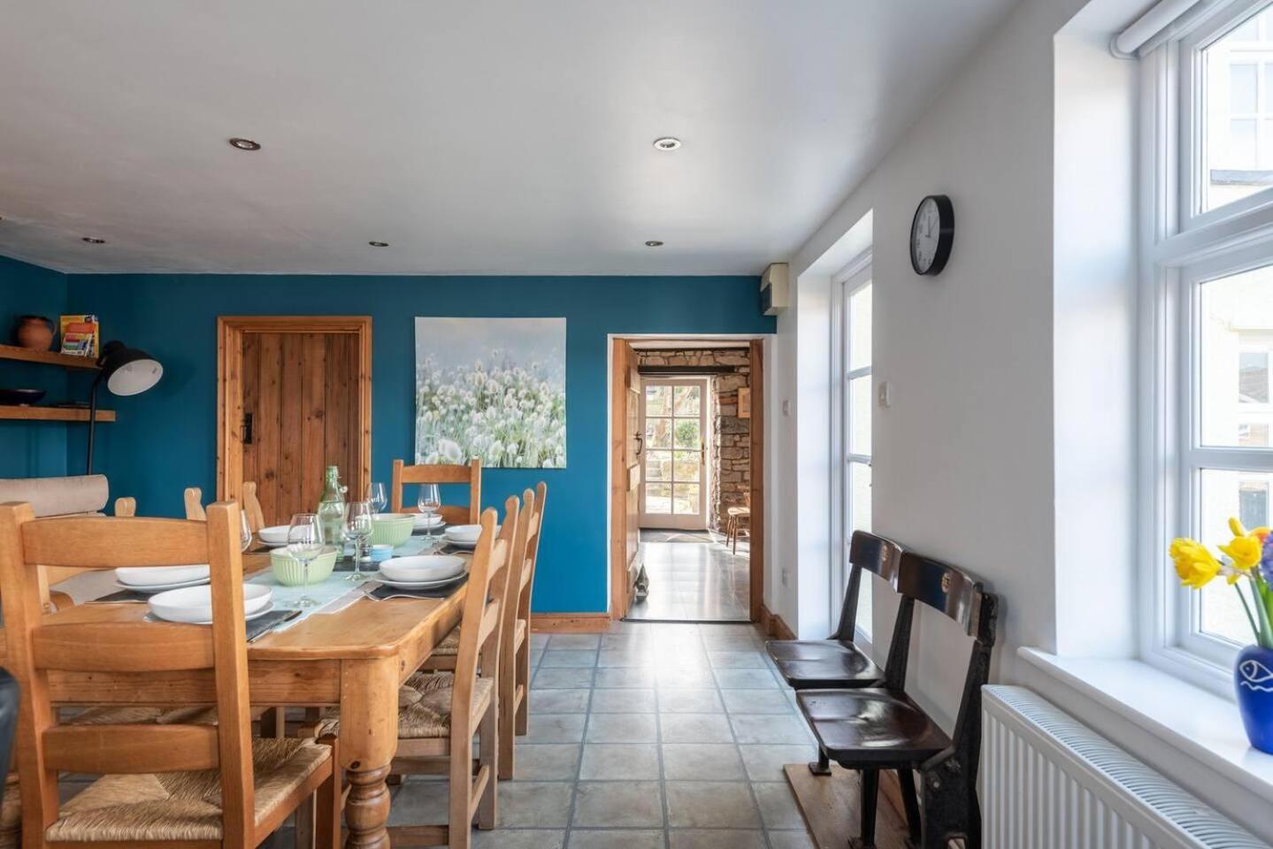 Spacious 3BR in Historic Chepstow Cottage Garden view 2