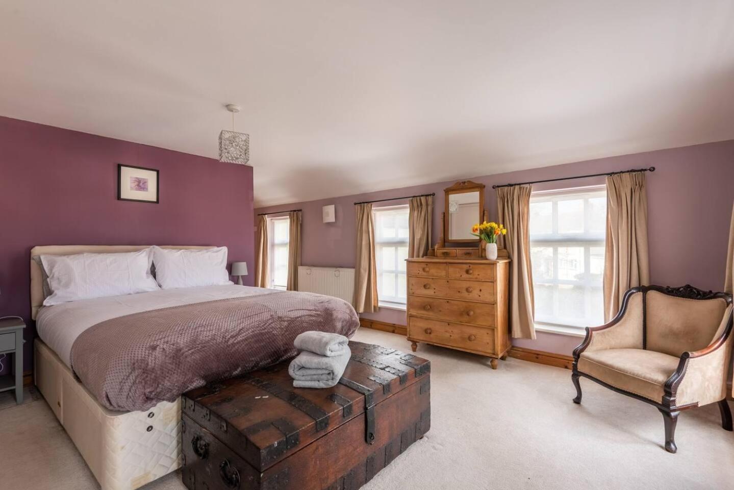 Spacious 3BR in Historic Chepstow Cottage Garden view 4