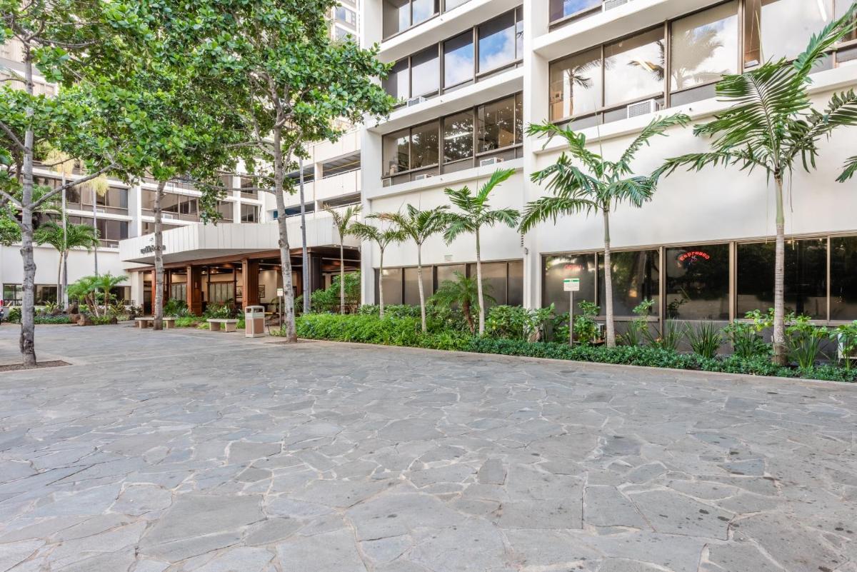 Breezy 12th Floor Waikiki Condo with FREE Parking