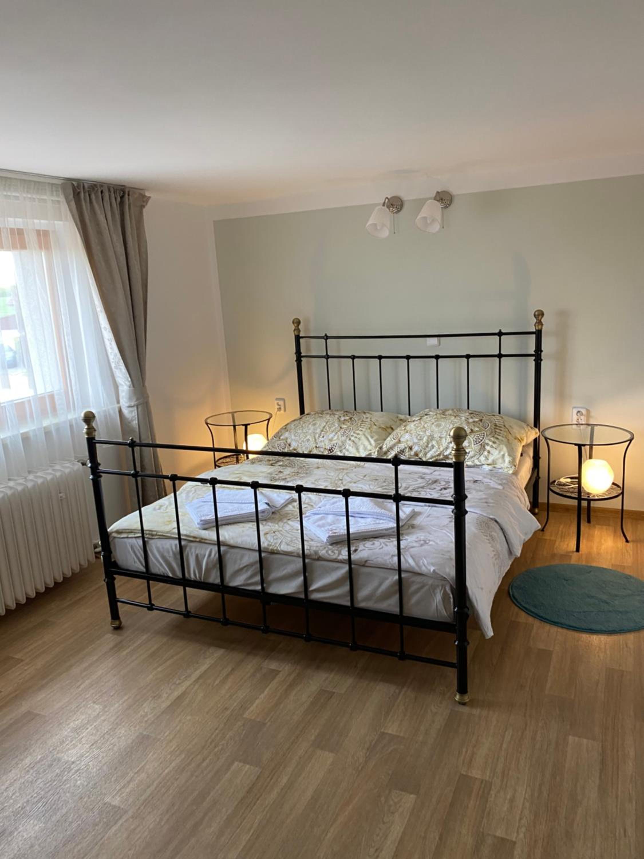 Apartmány U Václava - 7 minut od letiště Václava Havla - parkování zdarma