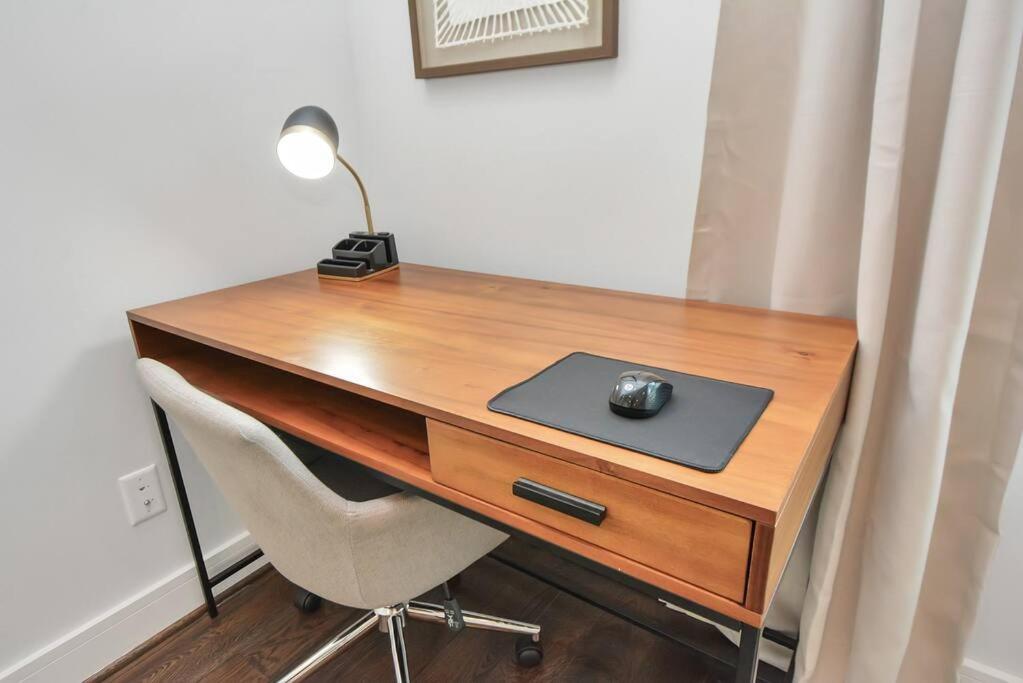 Casa LaBella - Downtown Skyline Views - Sleeps 10 view 3