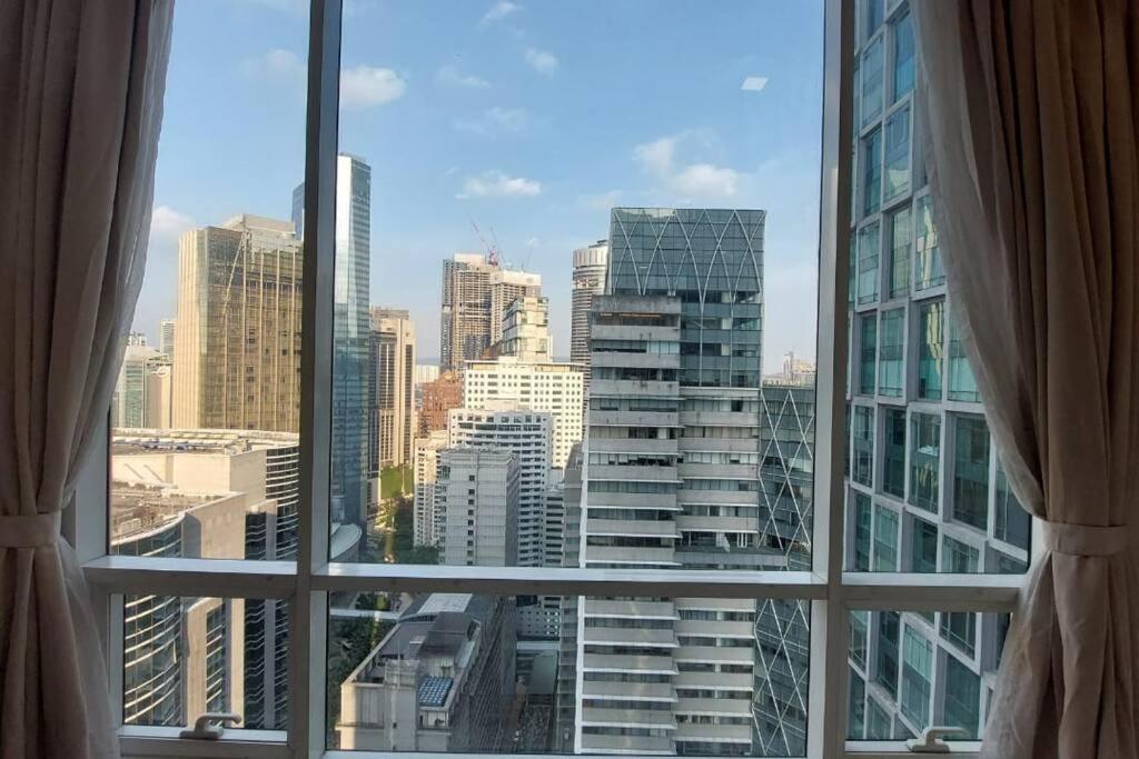 5mins to KLCC -Lvl32-2br-FreeParking