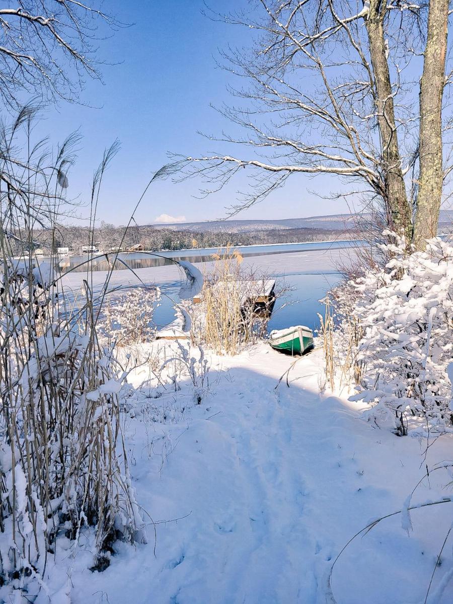Lakefront Sunsets, Hot Tub, Pool Table, Kayaks view 4