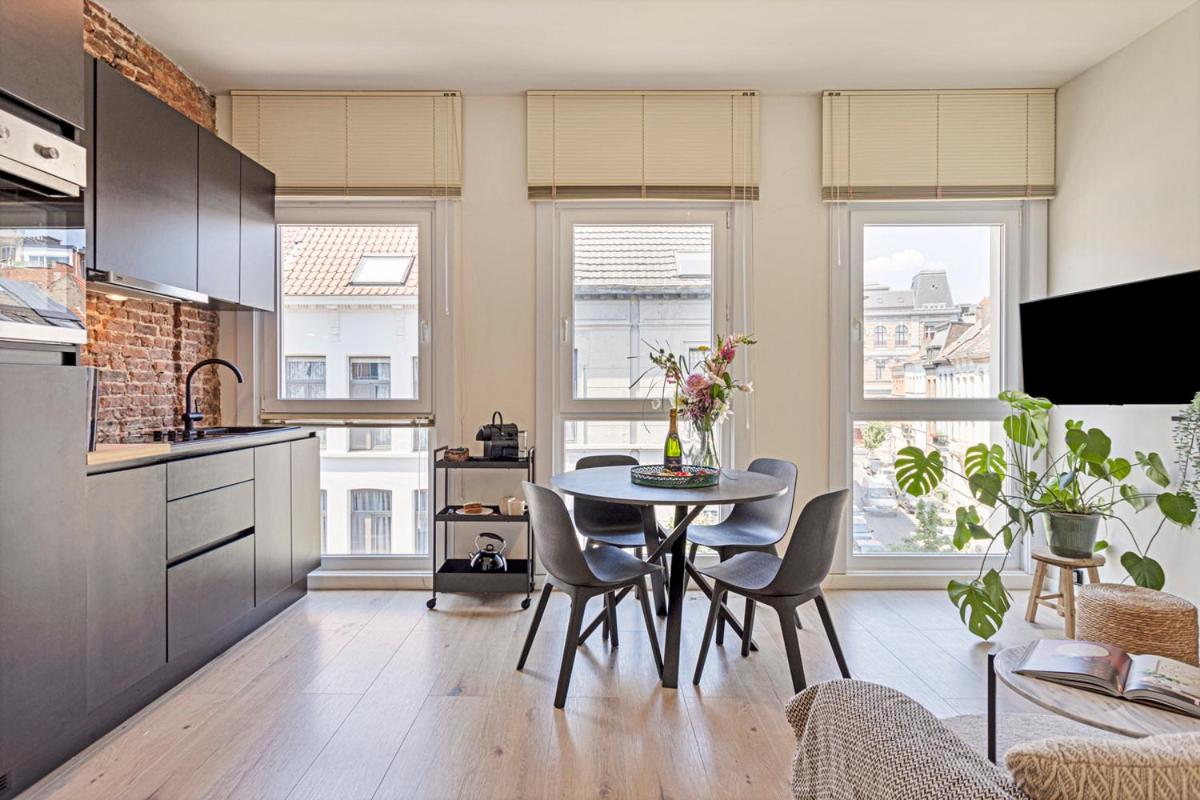 New renovated condo's @ trendy south