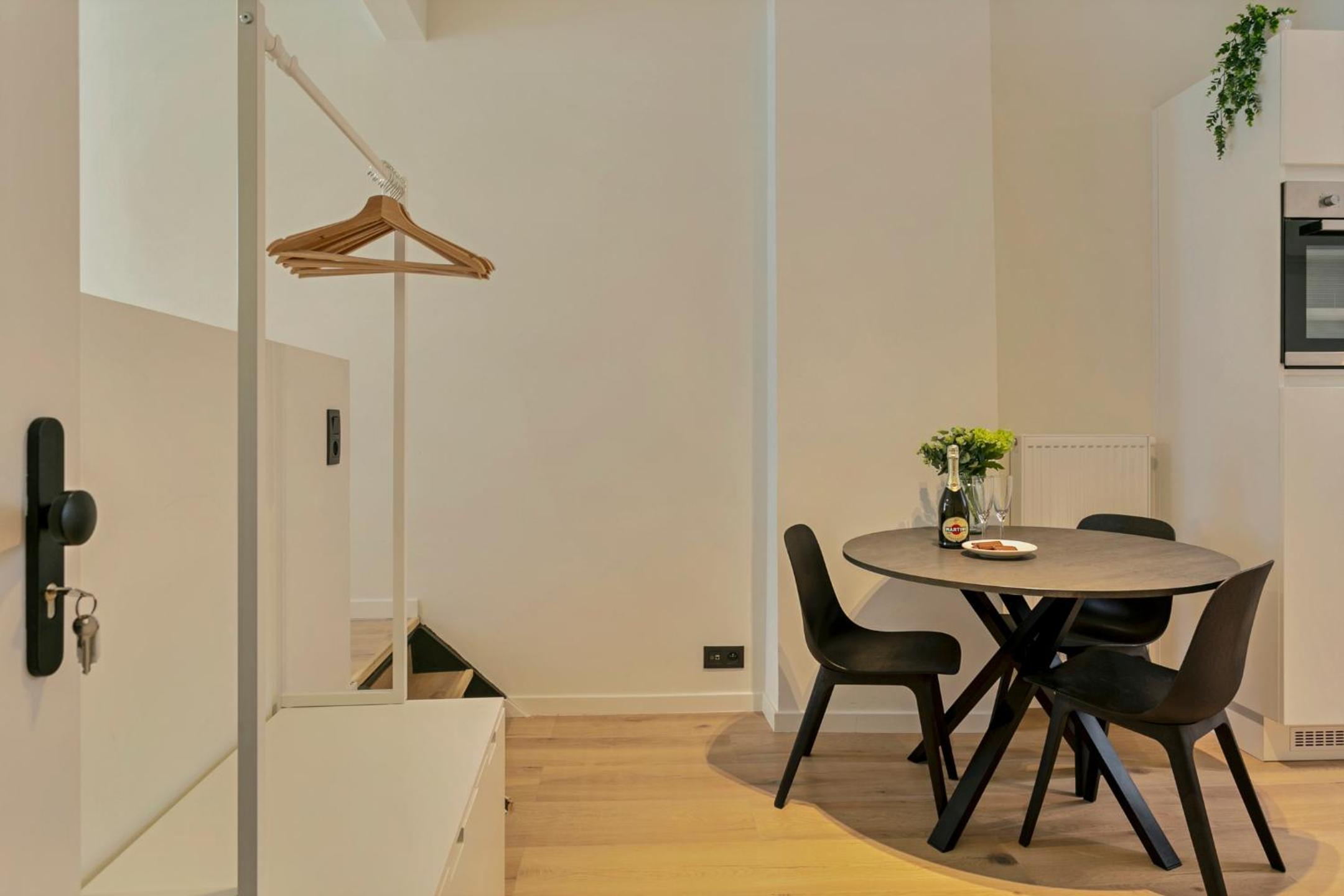 New renovated condo's @ trendy south