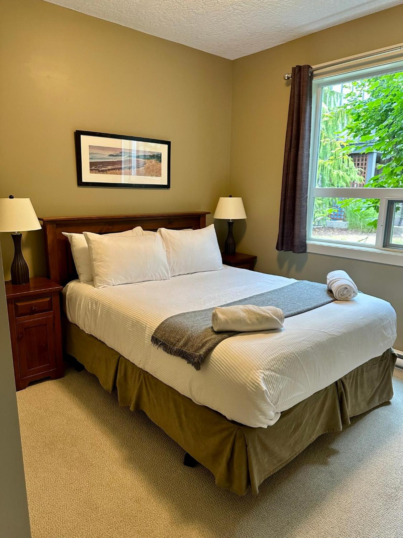 Sooke Vacations - Race Rocks Townhouse - Sooke - Property Image 1