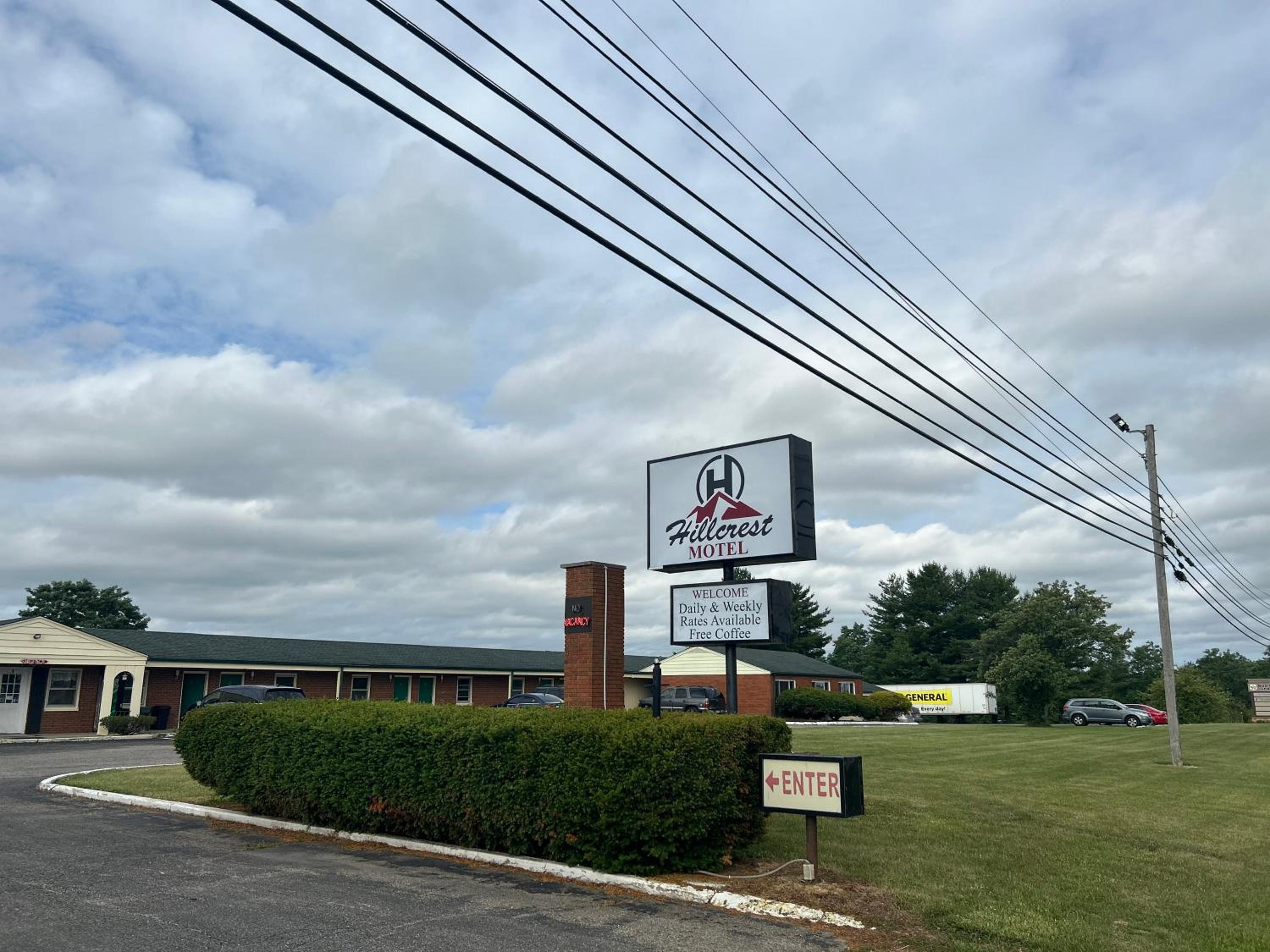 Hillcrest Motel by Oyo Aurora near Lawrenceburg