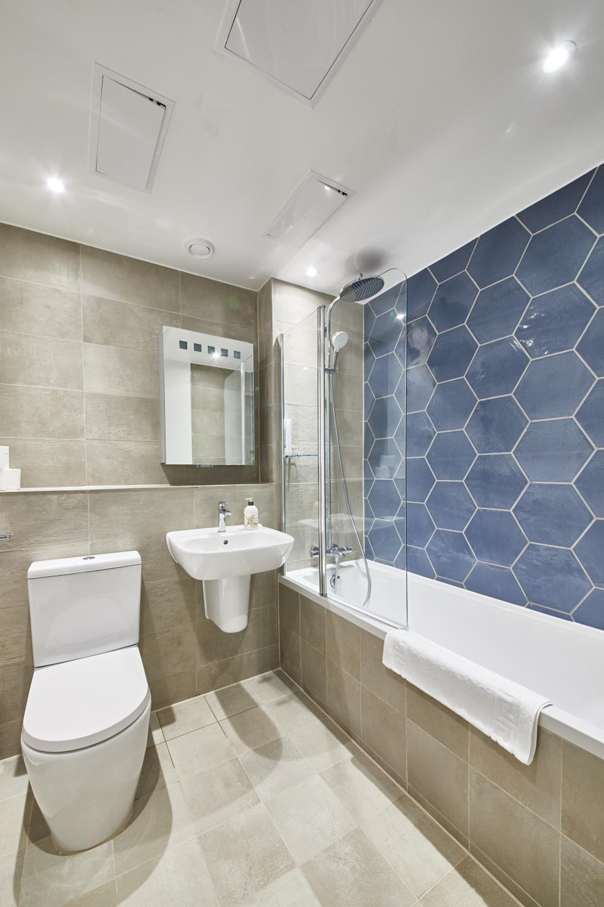 Elegant Plus Luxury Apartments