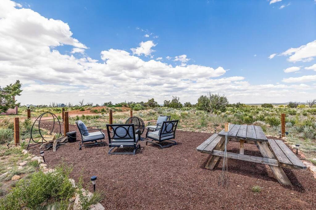 Arizona Desert Oasis W- A/C Sleeps 7 view 5
