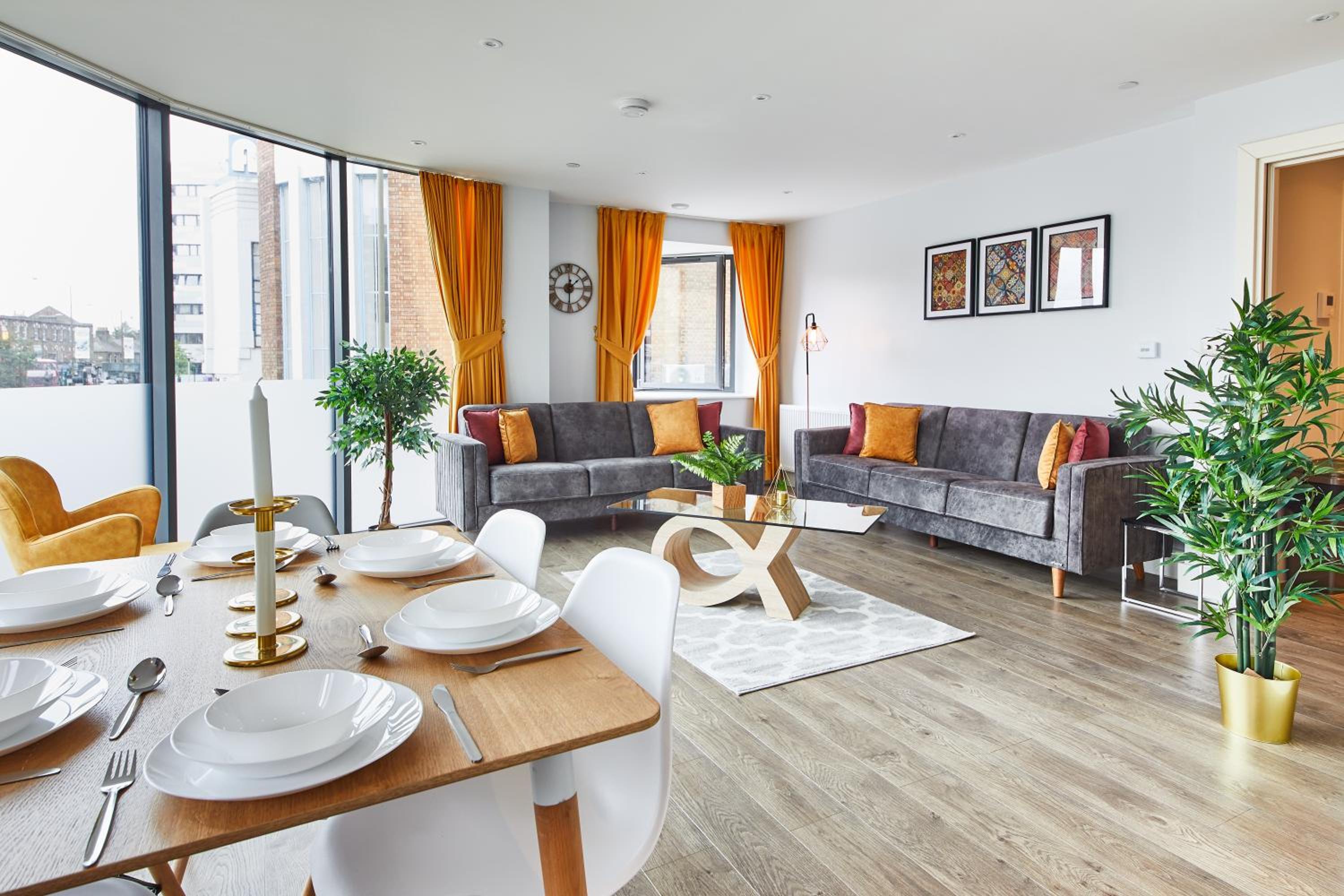 Elegant Plus Luxury Apartments