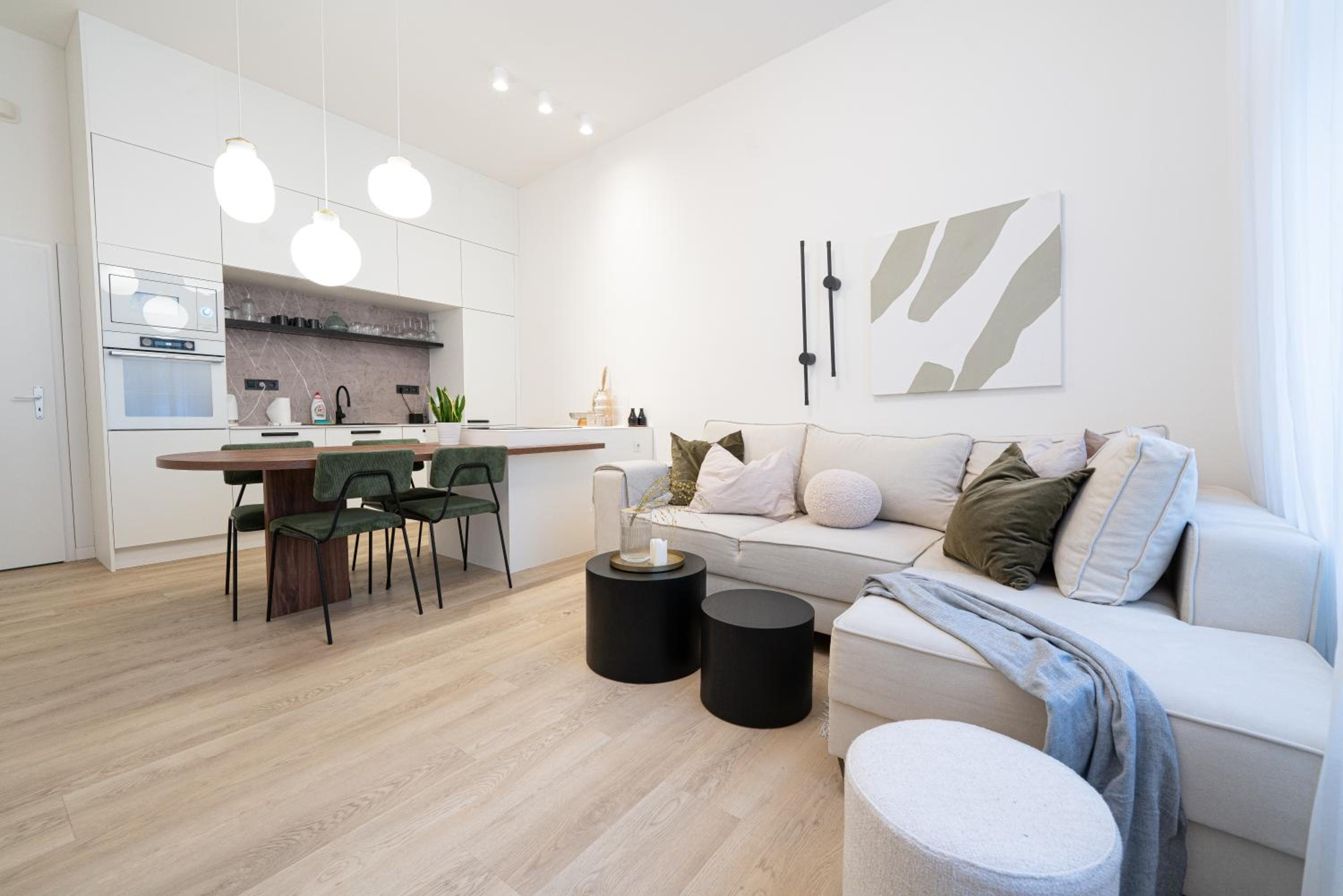 Rentero Modern 5 min Wenceslas Square Apartment, Prague
