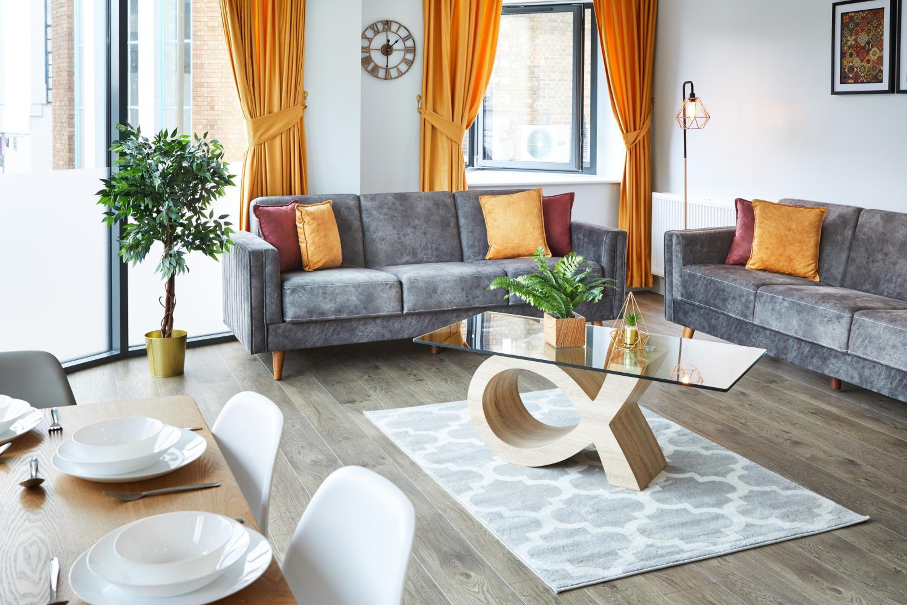 Elegant Plus Luxury Apartments