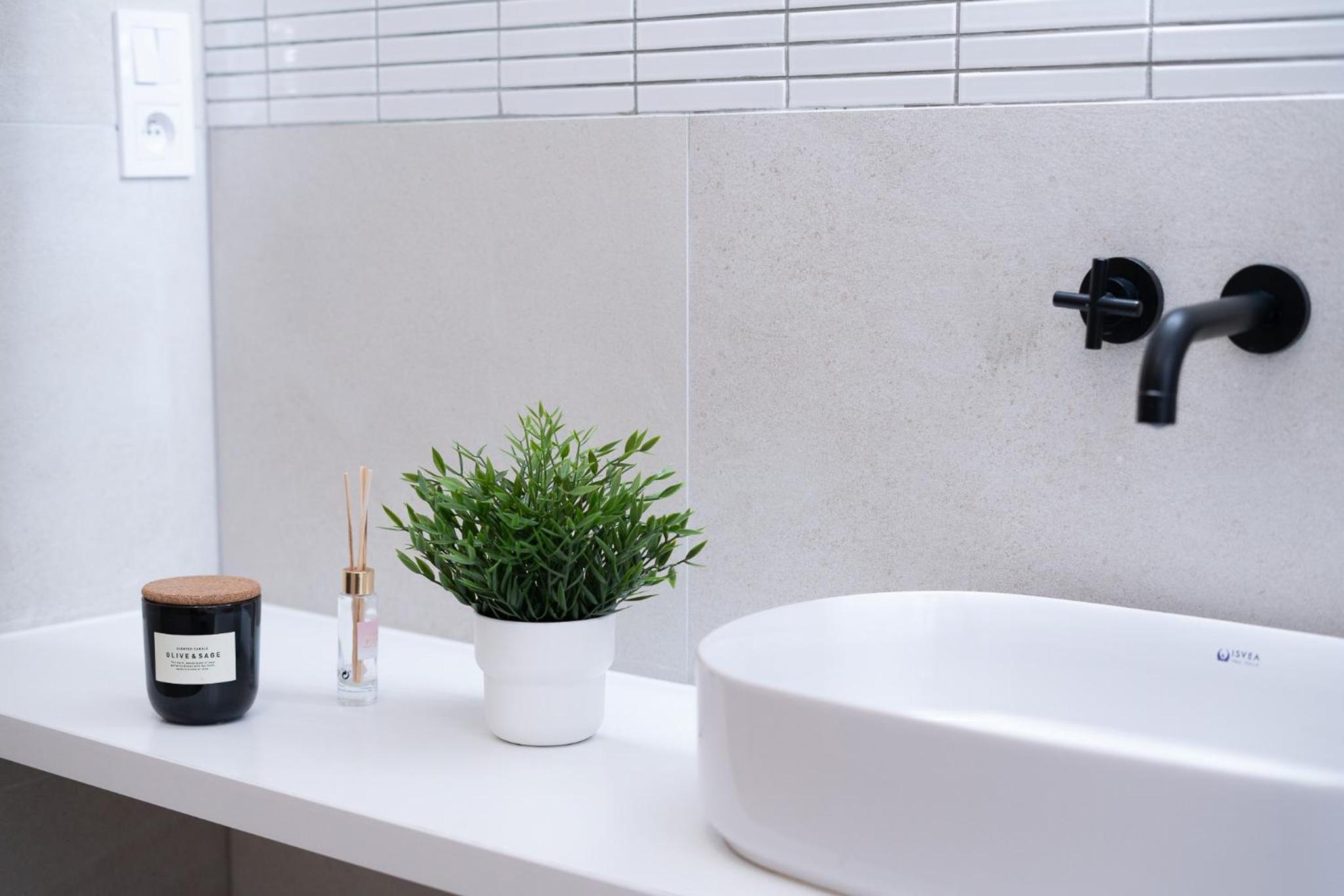 Rentero Modern 5 min Wenceslas Square Apartment, Prague