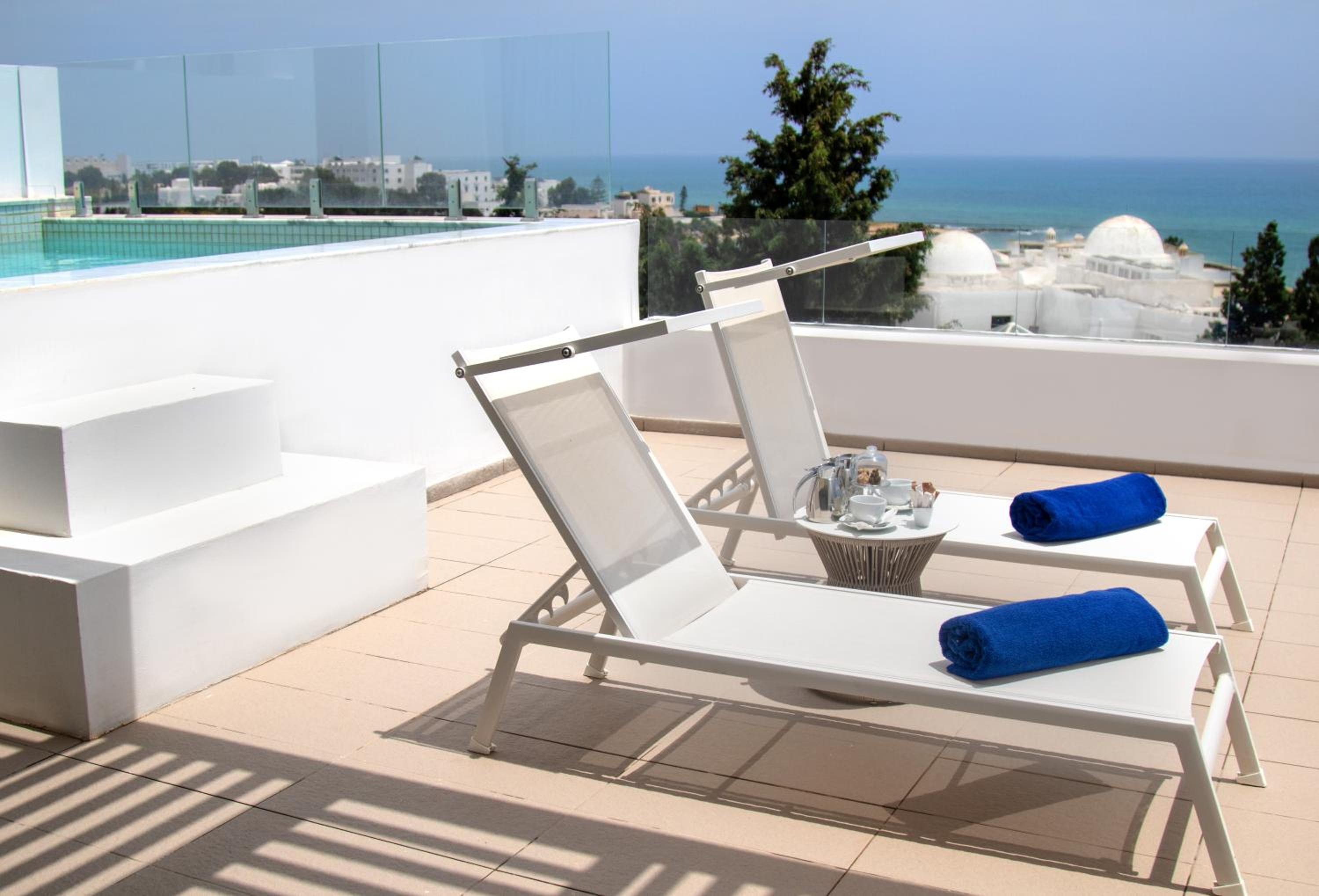 Balcony & Terrace
