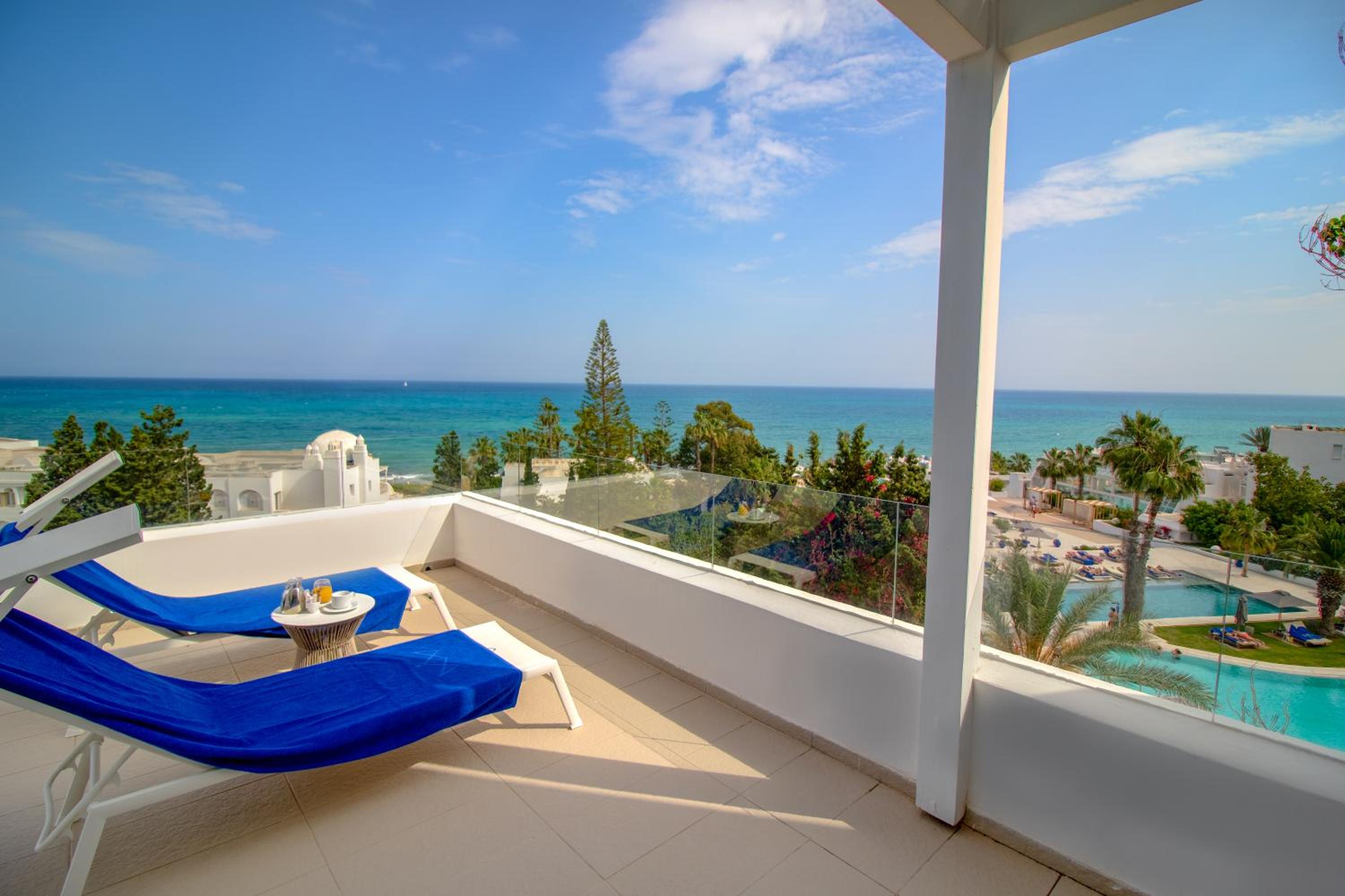 Balcony & Terrace