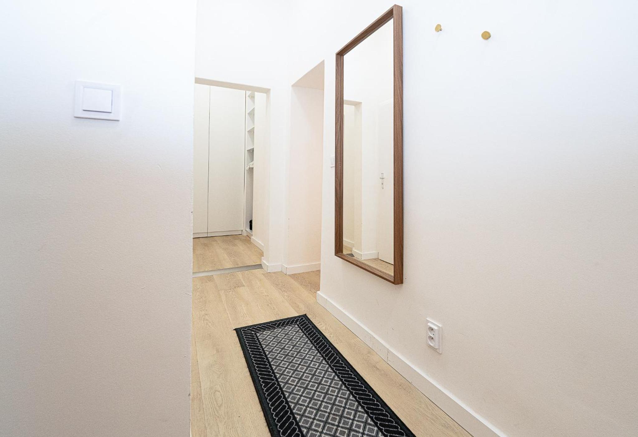 Rentero Modern 5 min Wenceslas Square Apartment, Prague