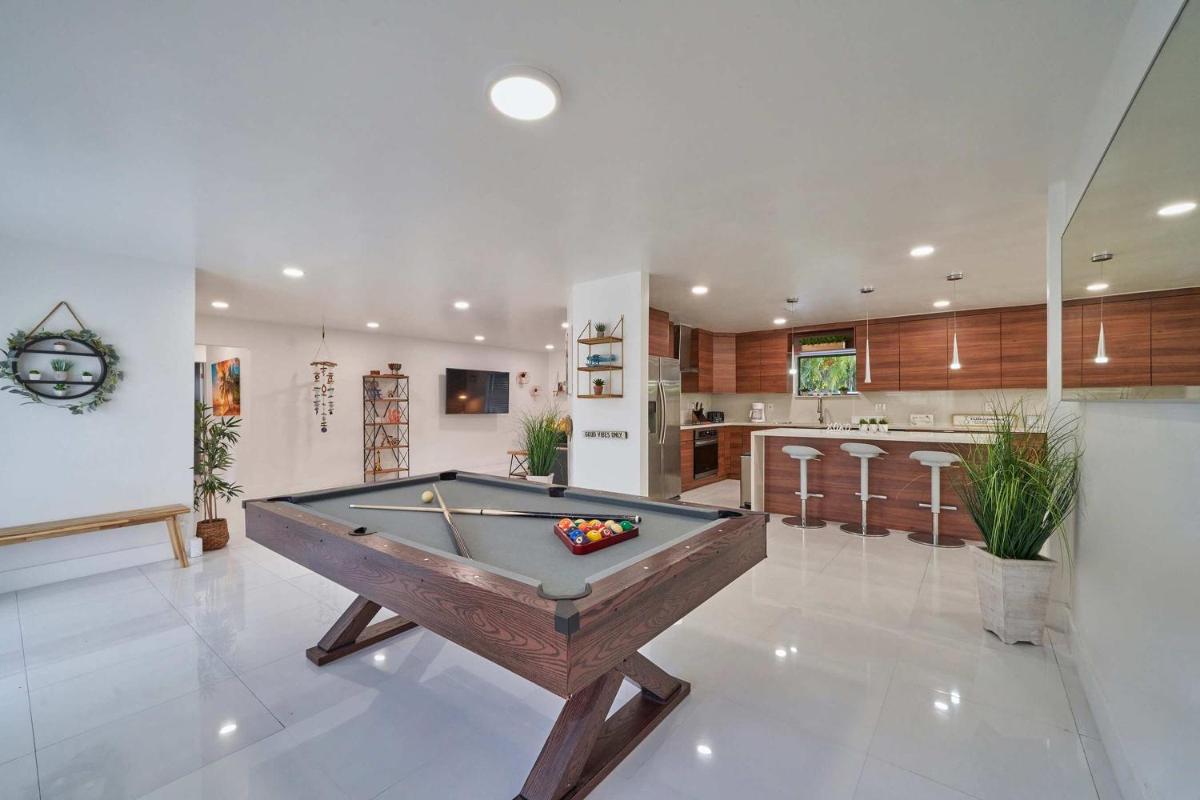 Top Location Villa at Highland Lakes Blvd BY THE GLAMHOMES