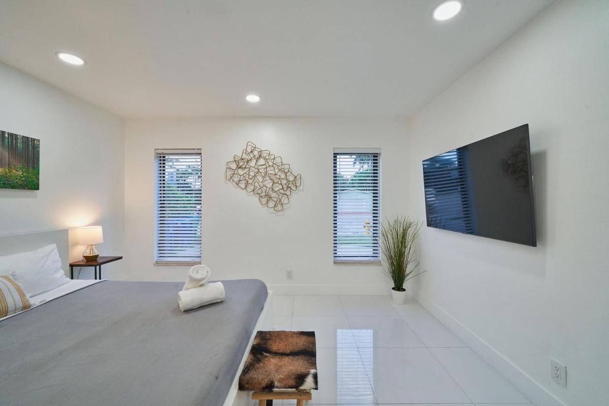 Top Location Villa at Highland Lakes Blvd BY THE GLAMHOMES