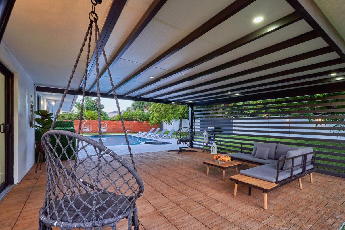 Top Location Villa at Highland Lakes Blvd BY THE GLAMHOMES