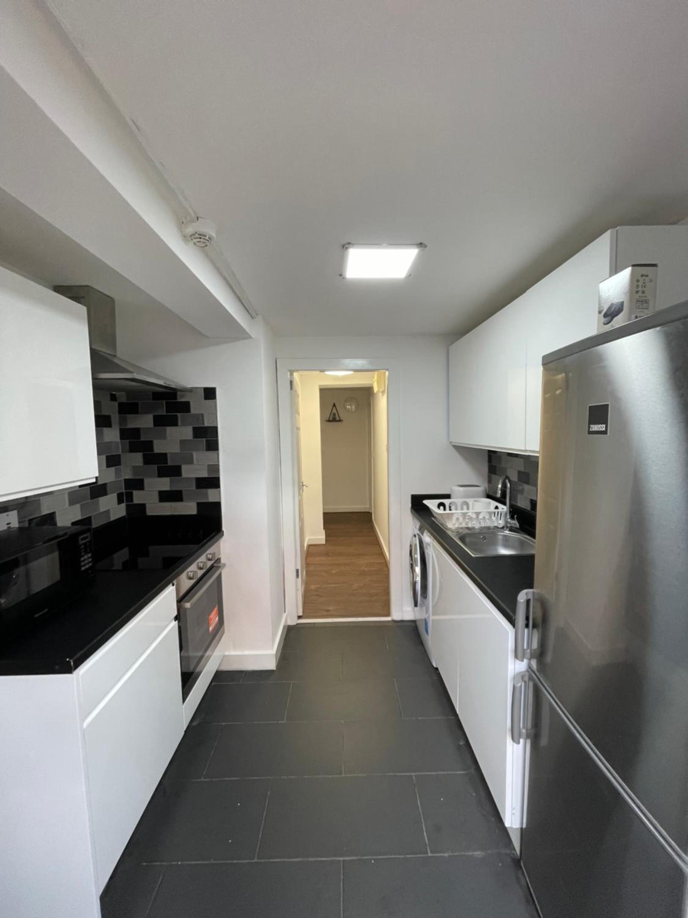 The Crescent, Flat 1 - Stockport, Manchester view 2