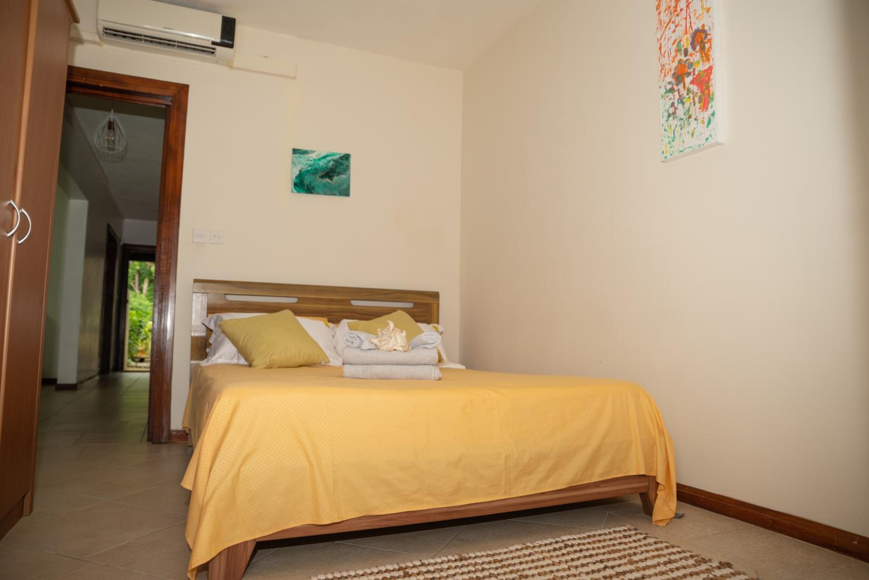 Lovely 2 Bedroom Duplex next to the Beach at Jardin Du Cap view 3