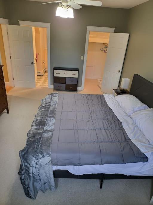 5 Bedroom Bethel Maine home view 2