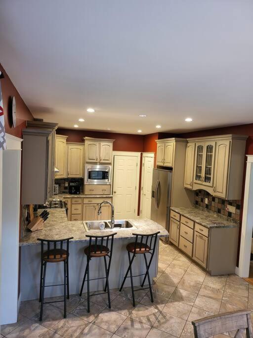 5 Bedroom Bethel Maine home view 4
