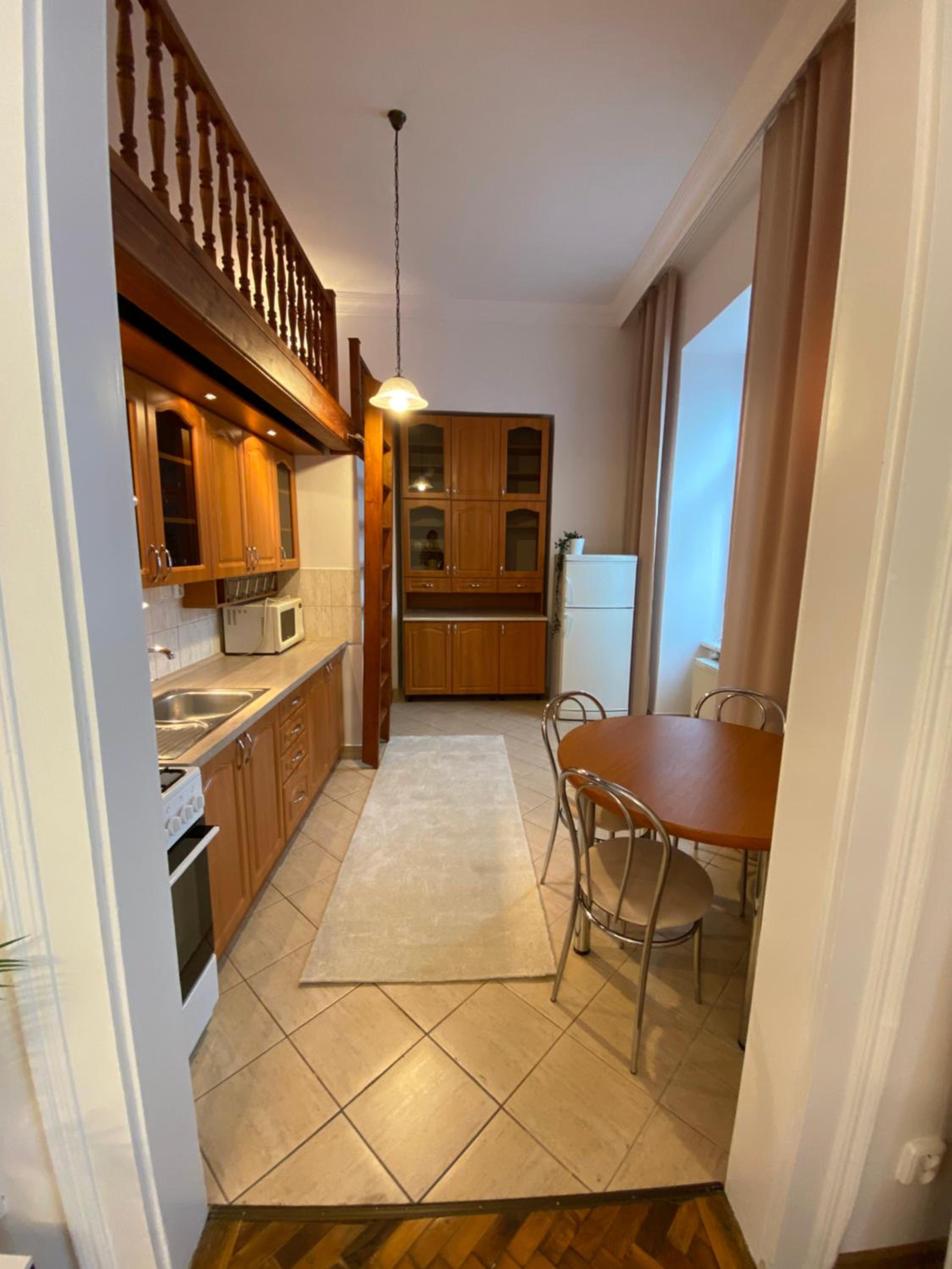 Apartment in city center view 5