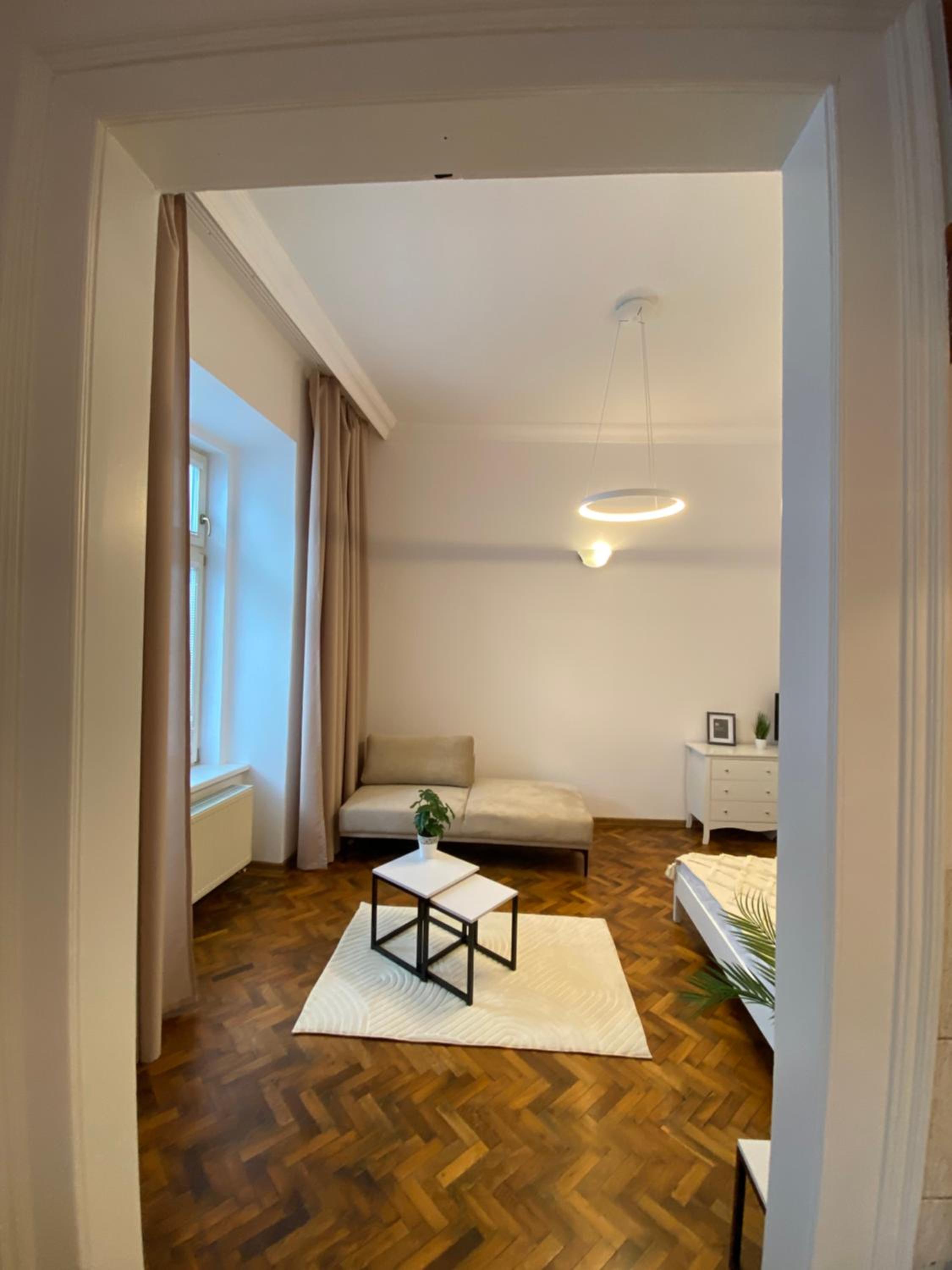 Apartment in city center view 3