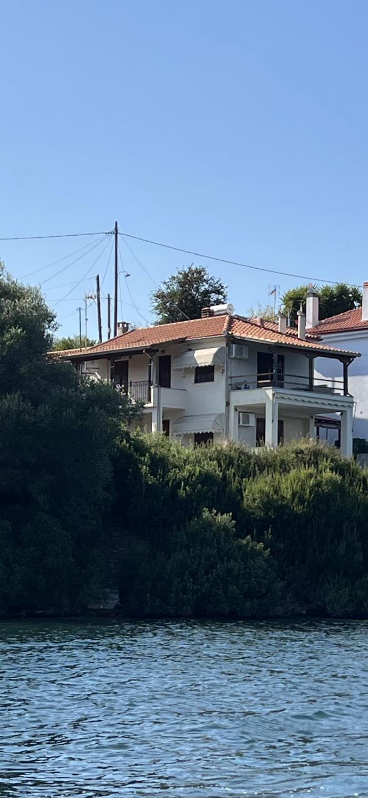 SEA HOUSE KOUKOULEIKA
