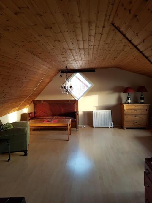 Sjöhuset med sjöutsikt och strandtomt view 3