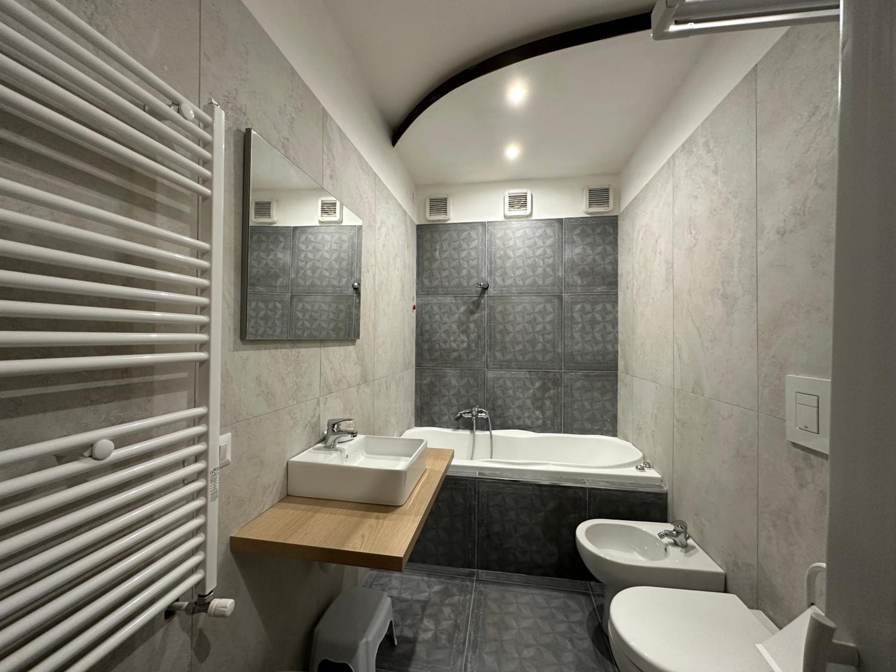 AL CENTRO en Formia — bathroom