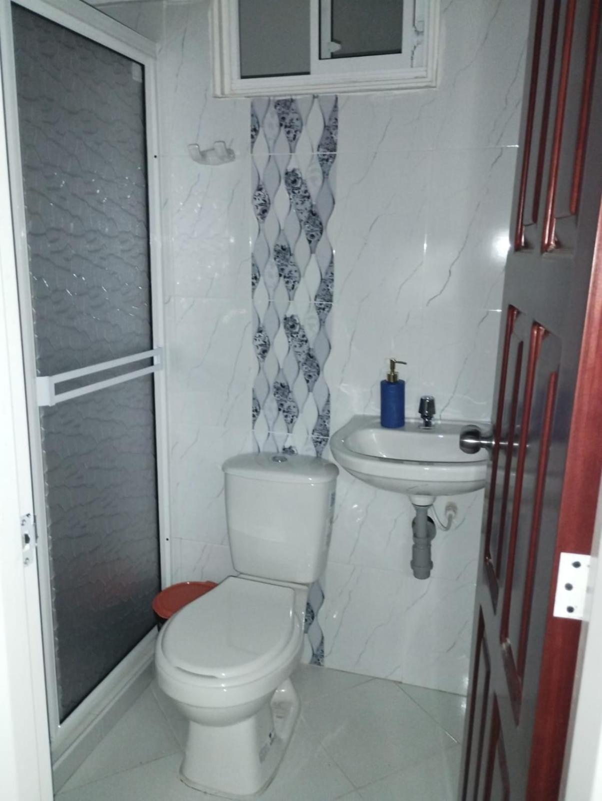 CASA MAS GARAJE con Piscina fuera del alojamiento a 2 K m s