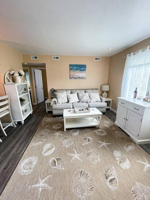Family Paradise! HotTub/EV/4bd3ba/3.7mi to beach view 4