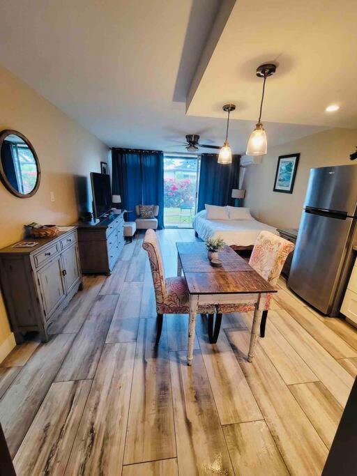 Elegant Studio w/ AC ~ Tropical Westside Napili view 4