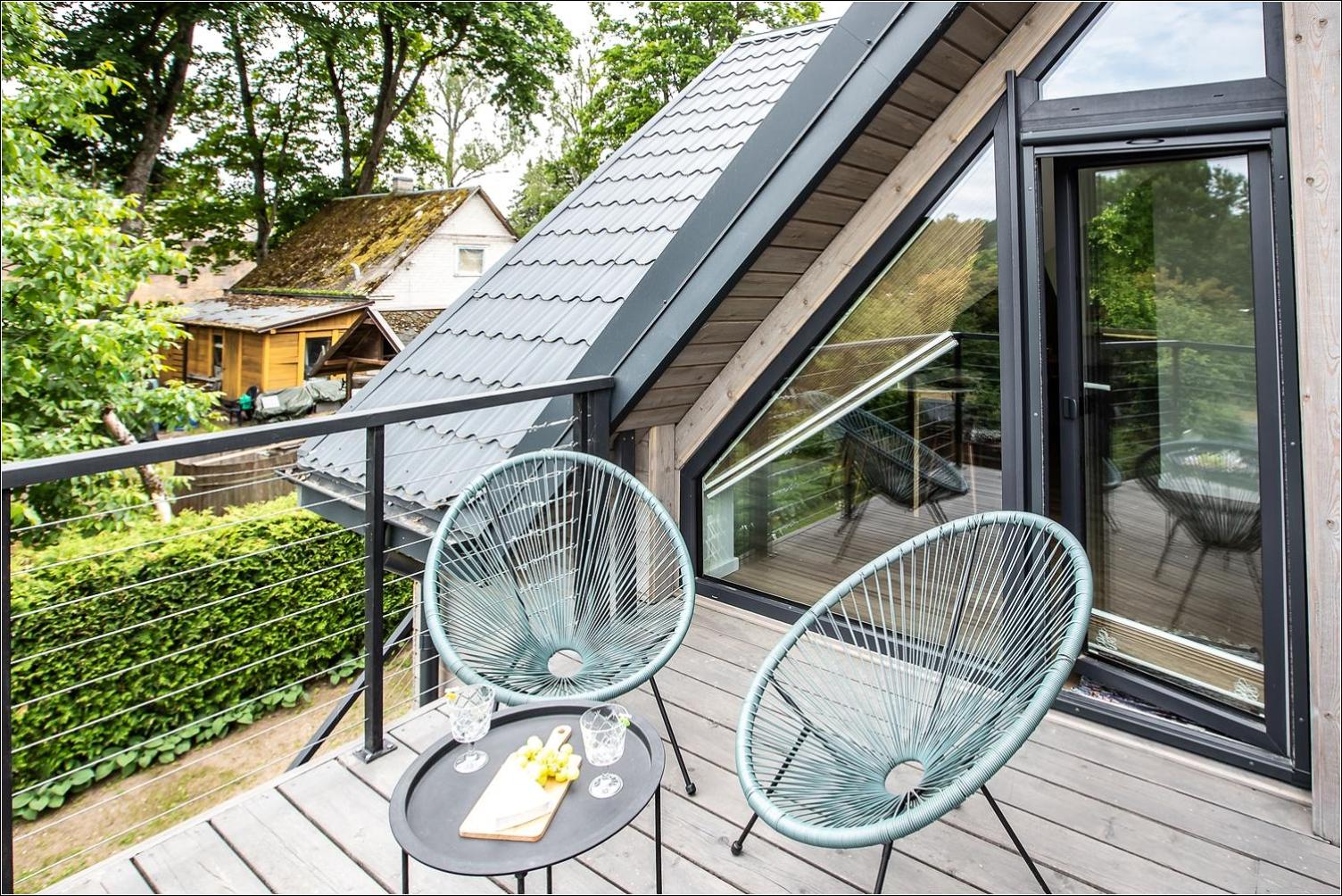 Rytas cozy apartment in the guest house with the terrace and the stunning view to the river side view 2