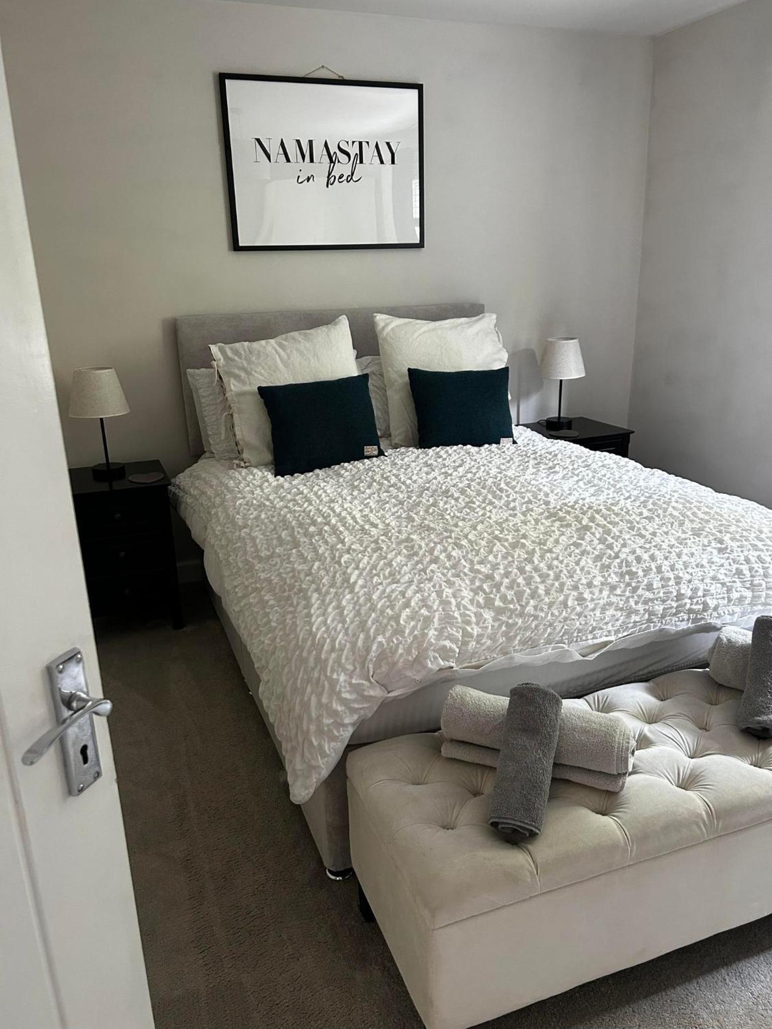 Entire Modern Apartment in Oban with Balcony view 2
