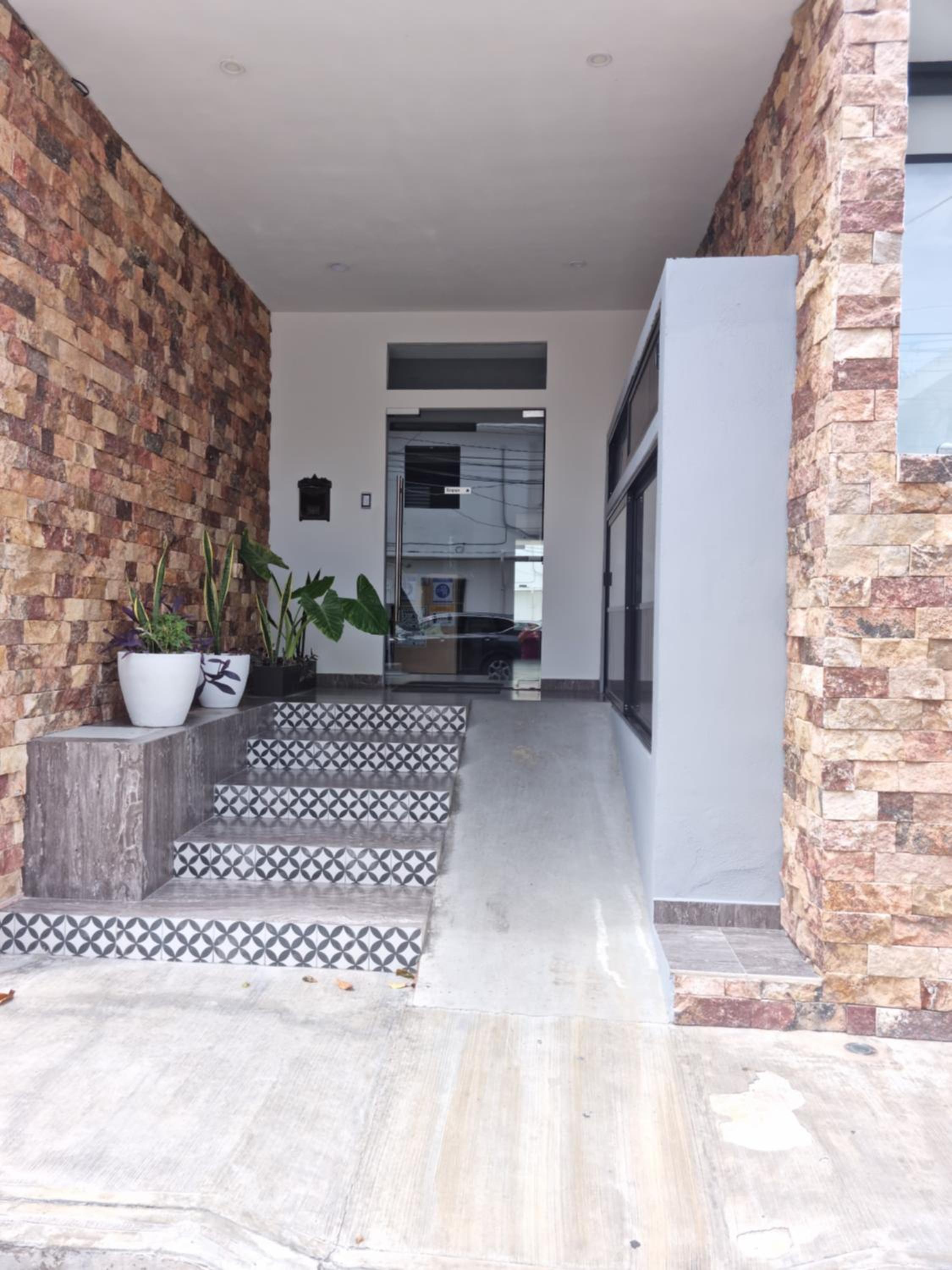 Hotel Cozy Studio with WiFi & Netflix - Image 1